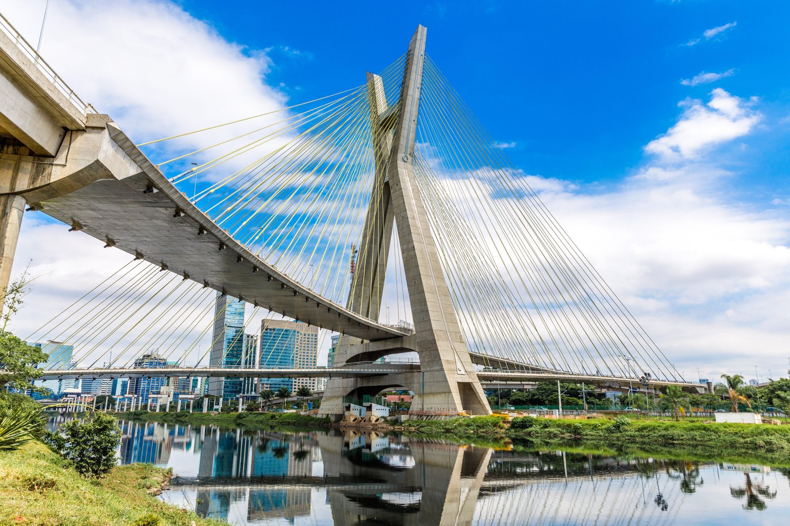 estaiada-bridge-in-sao-paulo-brazil-2026-04-14-00-09-24-utc
